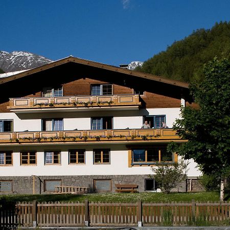Ferienhaus Alpina Kals-am Großglockner Exterior foto